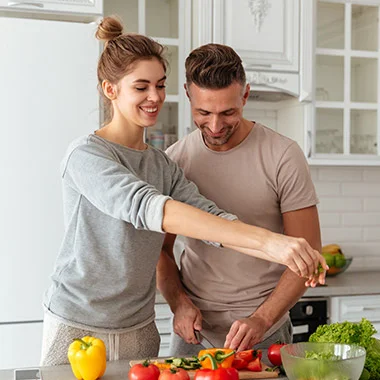 couple-cooking